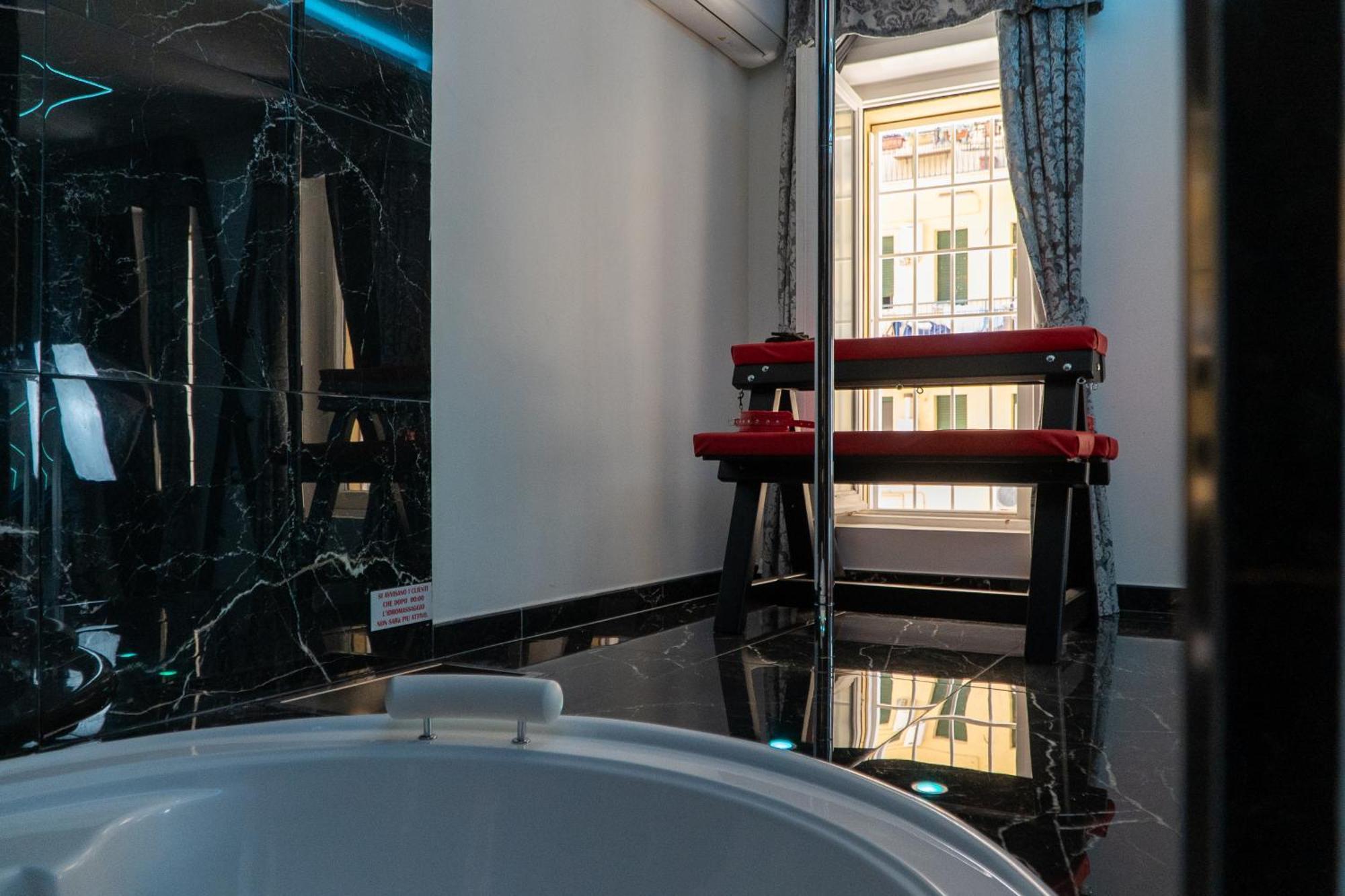 Suite Luxury Bdsm 罗马 外观 照片